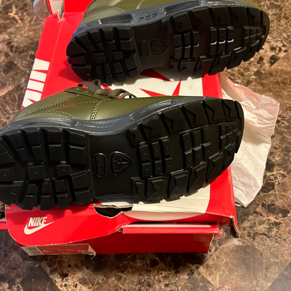 Nike air max ACG‘s SZ6 youth